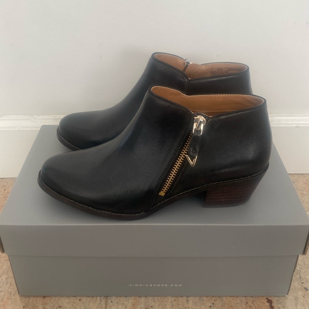 Vionic Joy Jolene Black Booties Size 6.5